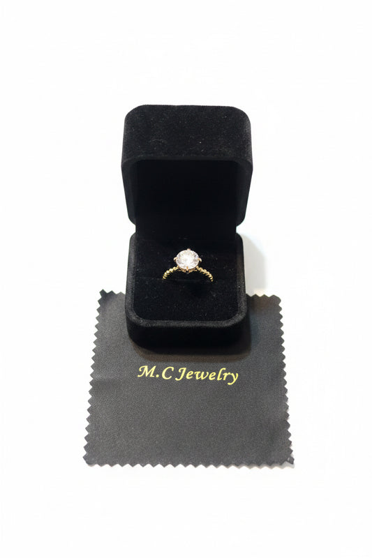 3ctring Moissanite in display box  